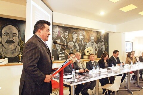 Exponen proyecto para apoyar al cine