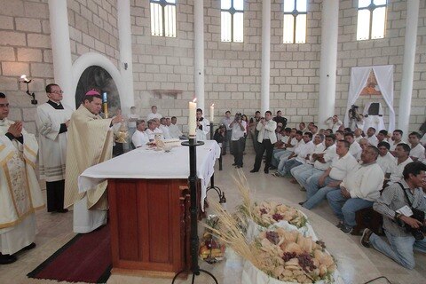 Oficia obispo misa en Cereso