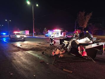 Tras volcadura en San Juan del Río, dos personas pierden la vida y dos resultan lesionadas