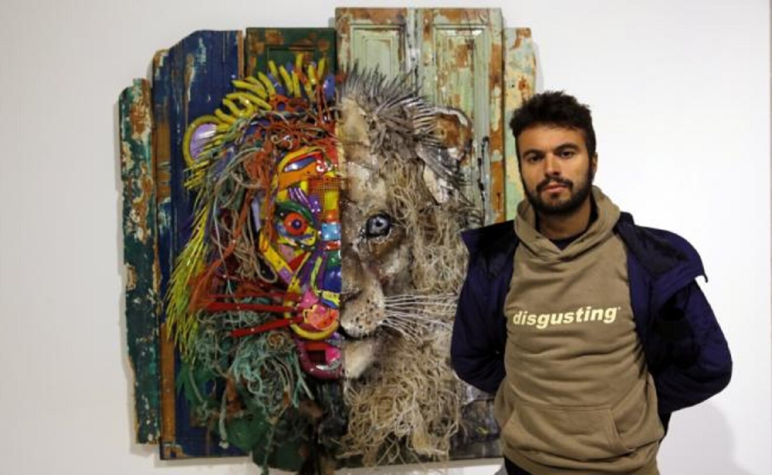 Artista callejero da una segunda vida al plástico