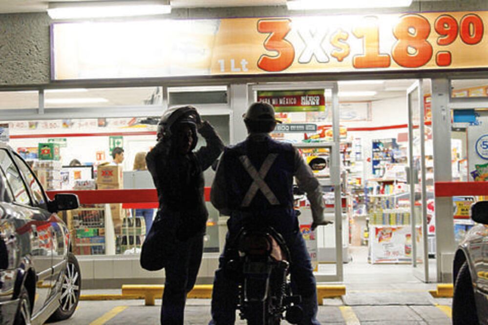 Capacitan en tiendas para prevenir robos