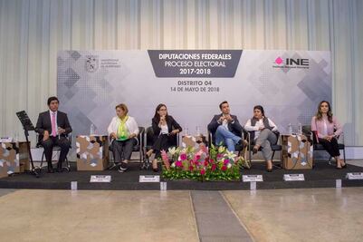 Aspirantes al distrito cuatro se confrontan en debate de la UAQ  