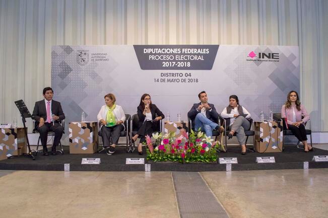 El debate fue organizado por la Universidad Autónoma de Querétaro (UAQ) en coordinación con el Instituto Nacional Electoral (INE) y se llevó a cabo en el campus aeropuerto de la casa de estudios. / Foto: Mitzi Olvera