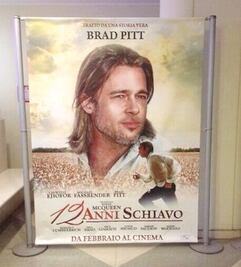 Se disculpan por pósters racistas