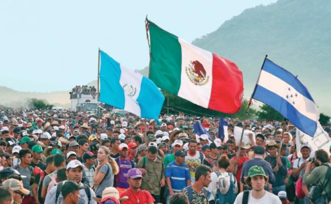 Con incidentes y riñas, avanza caravana