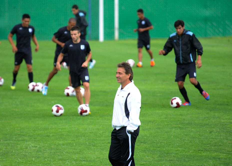 Sigue Carlos de los Cobos en Gallos Blancos