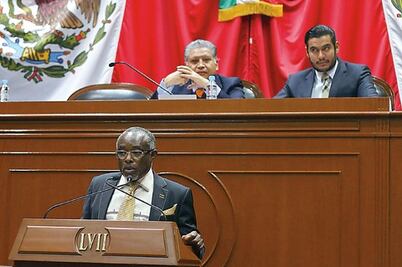 Entregan la medalla ‘Nelson Mandela’