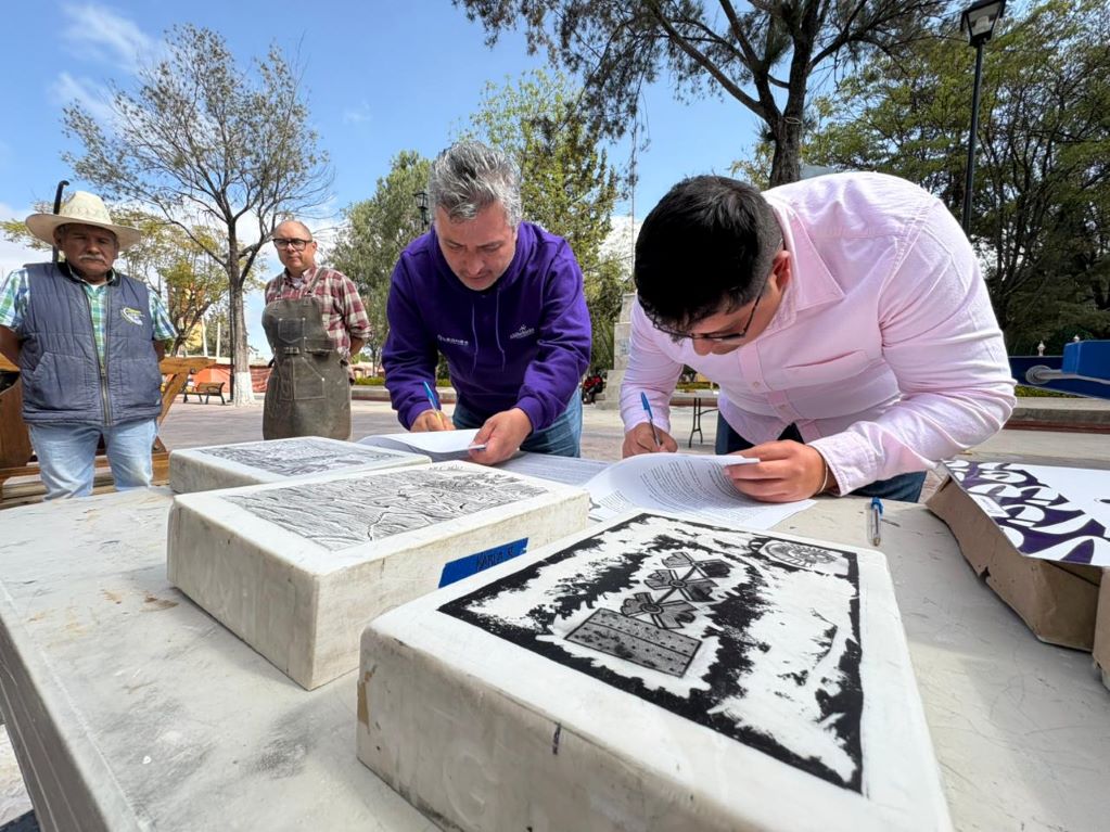 Facultad de Artes firma convenio con Vizarrón de Montes