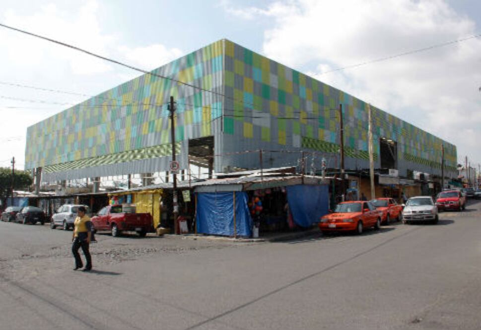 Urge regidor a “rasurar” ambulantaje