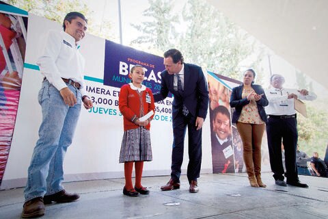 Destina Corregidora 17 mdp para programa de becas