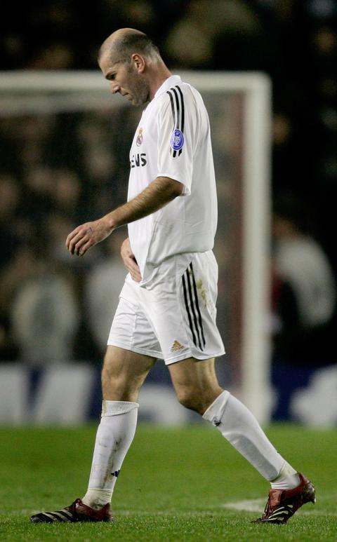 Prohíben fichajes al Real Madrid y ‘Atleti’