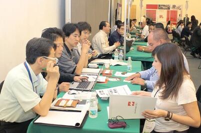 Vinculan a estudiantes con trabajo real