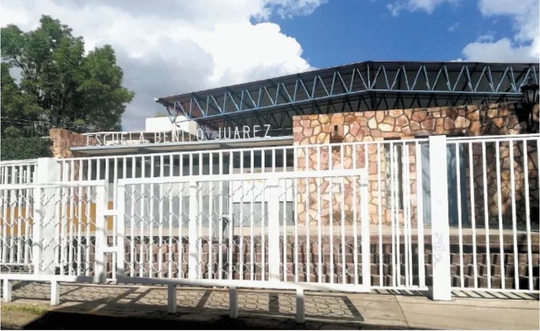 Al detectar el cambio repentino en la conducta de Nena, sus padres decidieron sacarla de la escuela Benito Juárez, ubicada en la capital de Zacatecas, donde cursaba la primaria. Foto: IRMA MEJÍA. EL UNIVERSAL