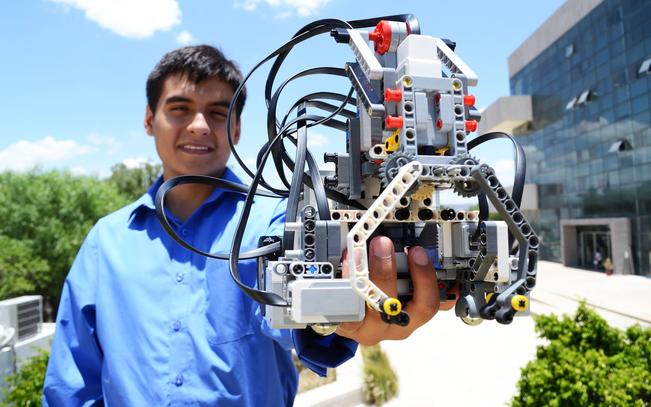 Los jóvenes compitieron contra 37 equipos de todo el país. Este año, el reto es la construcción de generadores eólicos