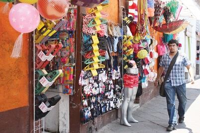  Bajan  ventas por falta de estacionamientos, acusan