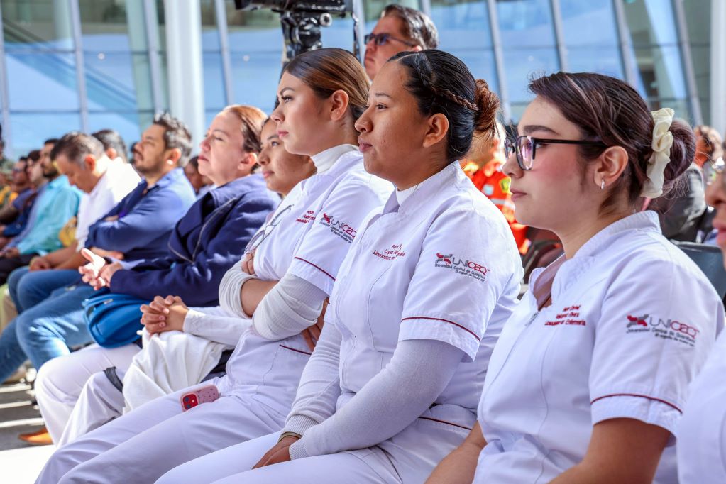 Querétaro reconoce a personal médico y de emergencia por su labor durante la pandemia