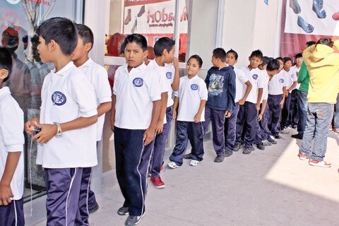 Acuerdan aumento de 4.7% a maestros