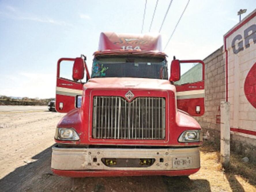 Recuperan policías vehículos robados