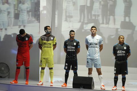 Los Gallos Blancos estrenan plumaje