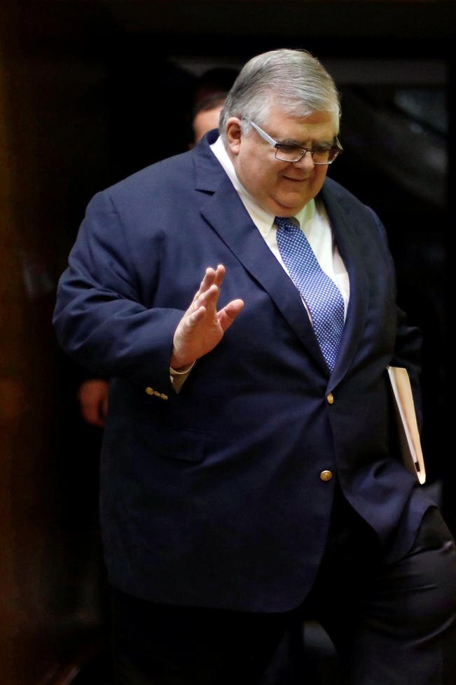 Carstens: es más difícil lograr meta de inflación
