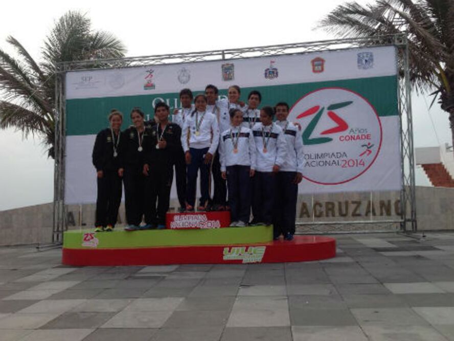 Llegan más medallas en Luchas Asociadas