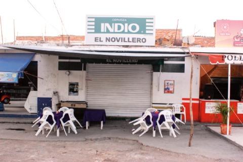 Denuncian venta ilegal de alcohol
