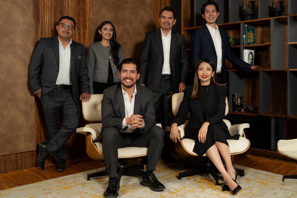 Destacado equipo de colaboración de la empresa Vemasmas, que ofrece la creación de innovadoras plataformas tecnológicas y desarrollo de talento. Foto: Especial