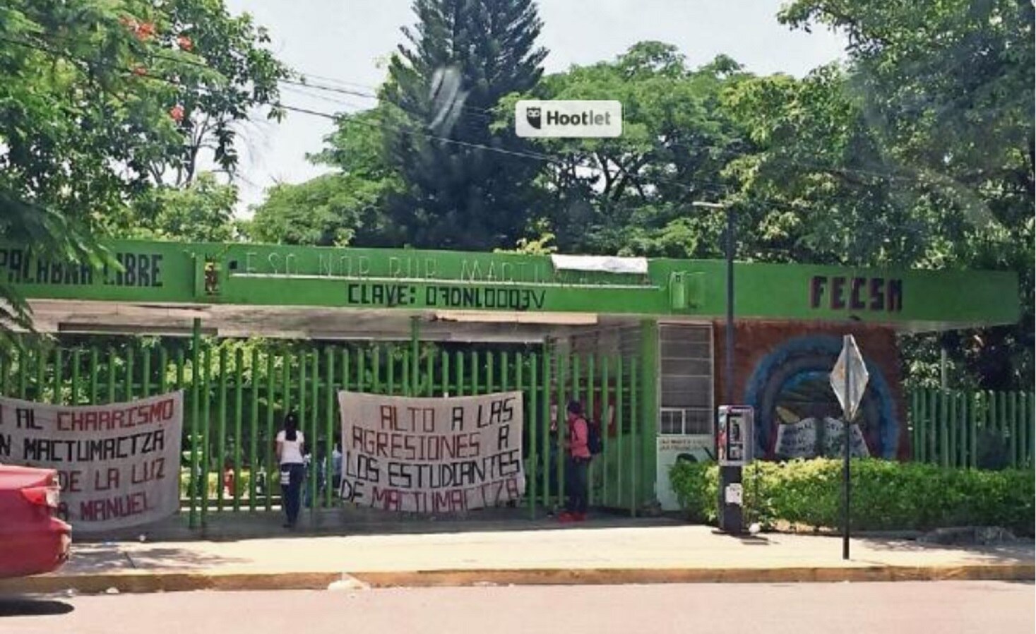 Padres de familia de alumnos de la normal Mactumatzá y la organización Emiliano Zapata acusaron que sí hay malos tratos en la institución (ESPECIAL)