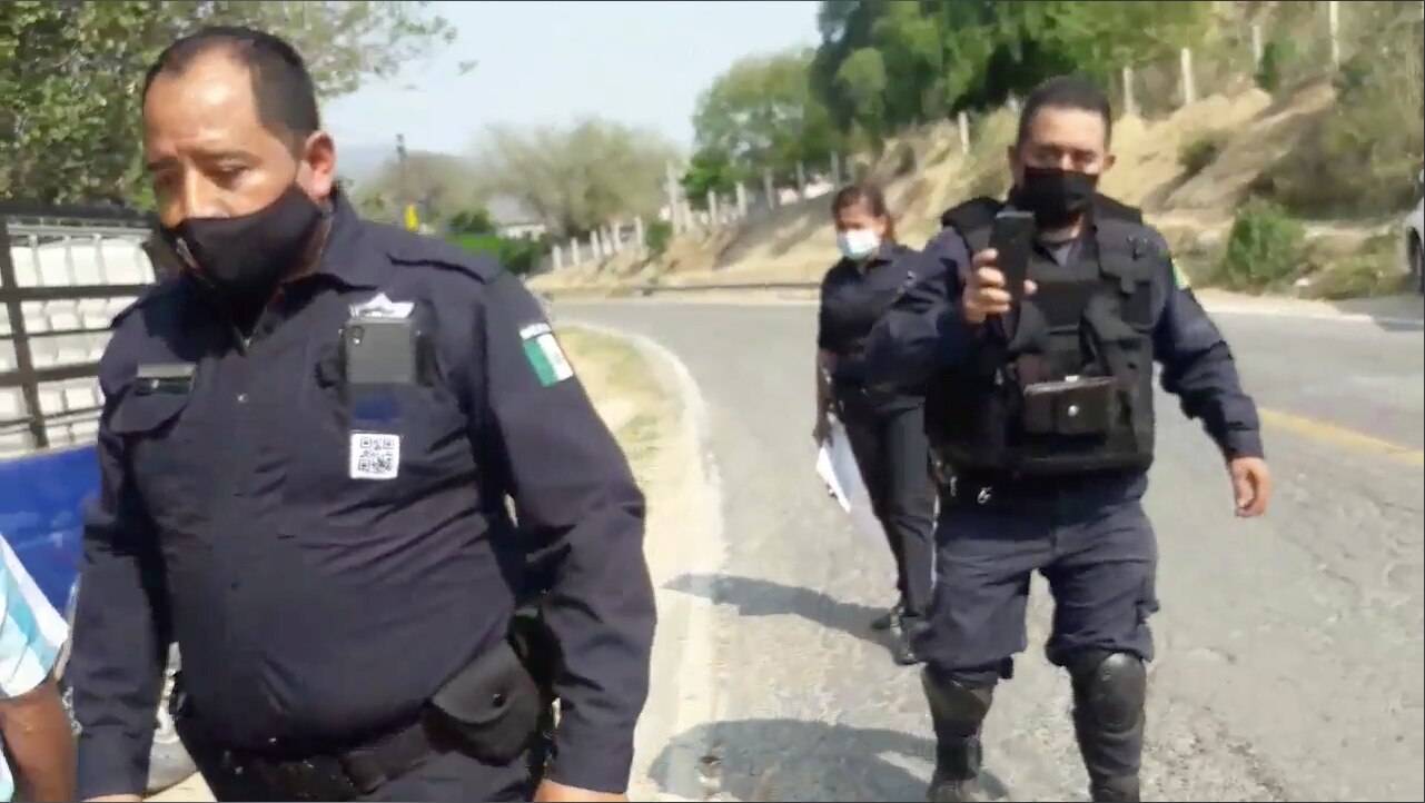Video. "Tenías que ser p...che periodista"