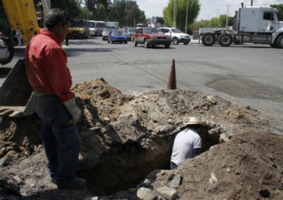 Reubican drenaje de Tecnológico