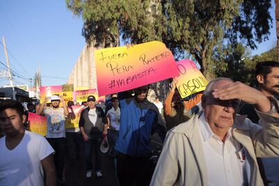 Marchan en contra del 'gasolinazo'