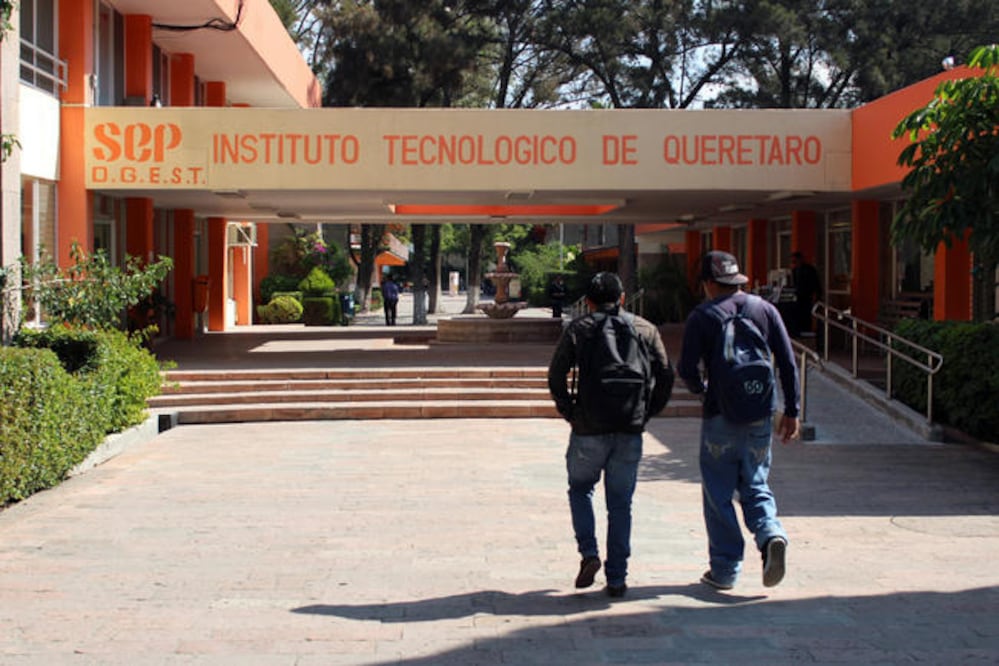 El edil se comprometió a construir un arcotecho para el Instituto Tecnológico de Querétaro, obra que requiere otros 2 millones de pesos. (ARCHIVO EL UNIVERSAL)