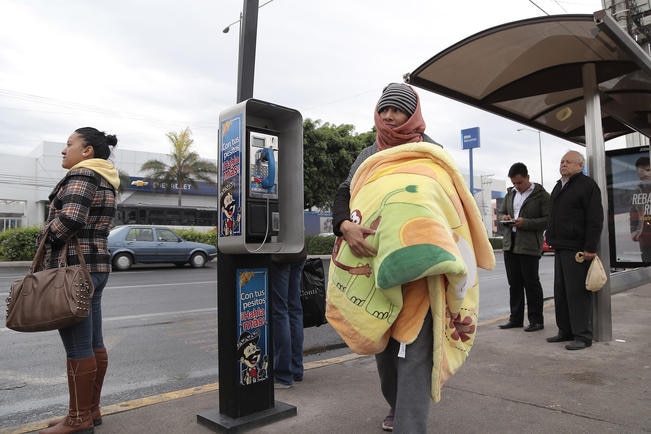 Prevén temperaturas bajas y lluvias