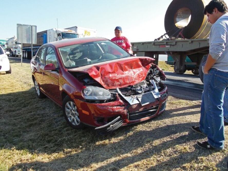 Tráiler ocasiona una carambola