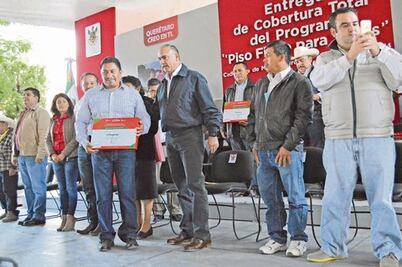 Invierten 105 mdp para Piso firme