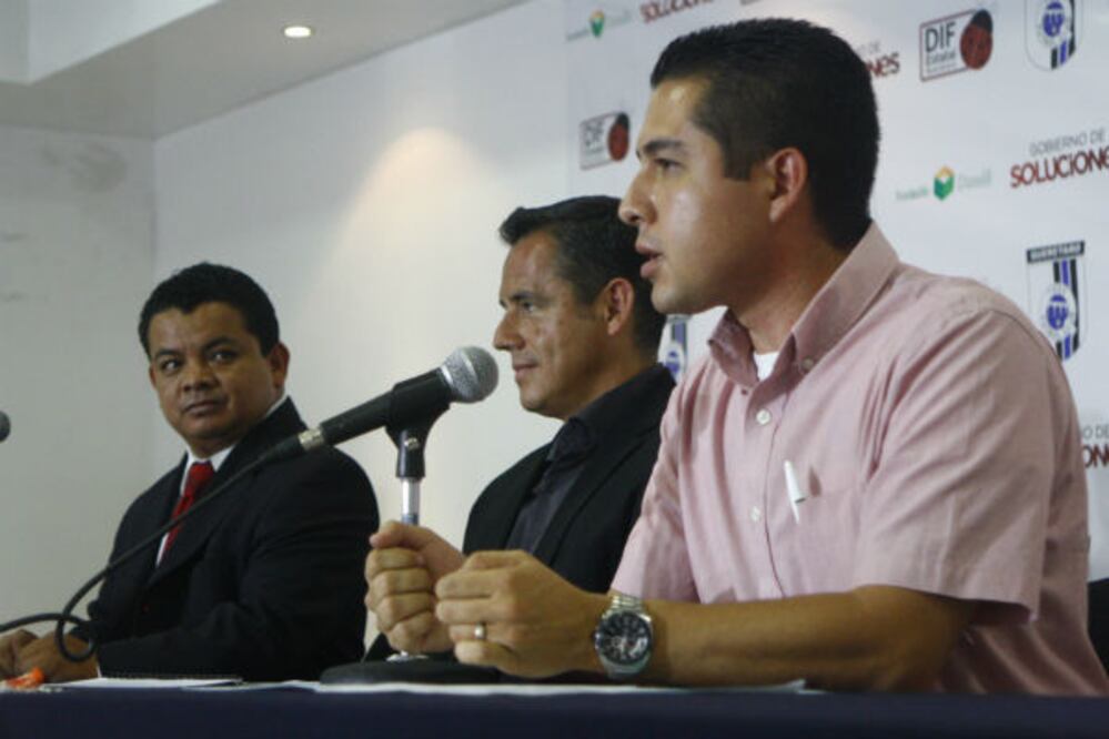 Gallos, avergonzados ante la afición por resultados