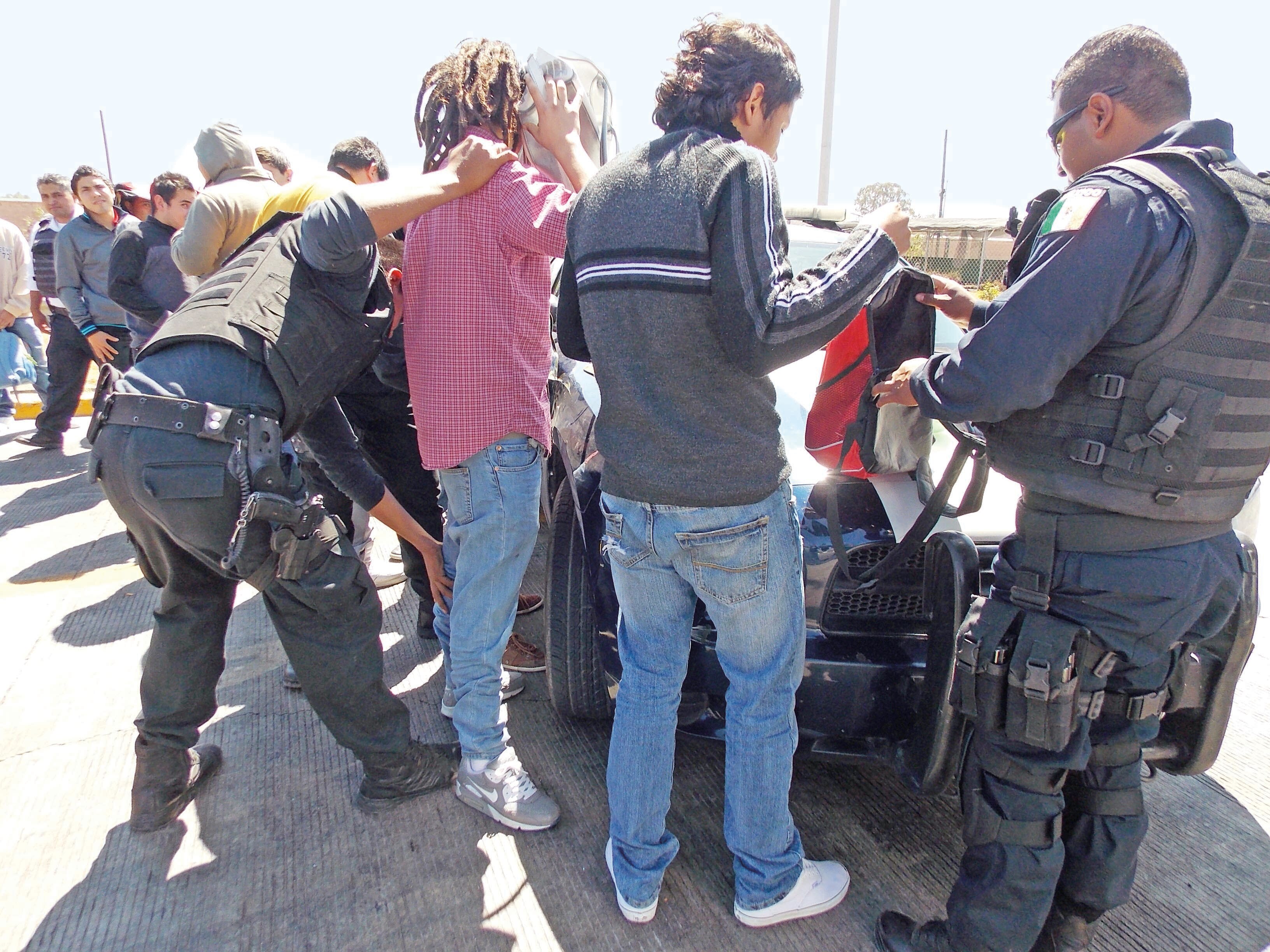 Caen 8 policías por robo y extorsión