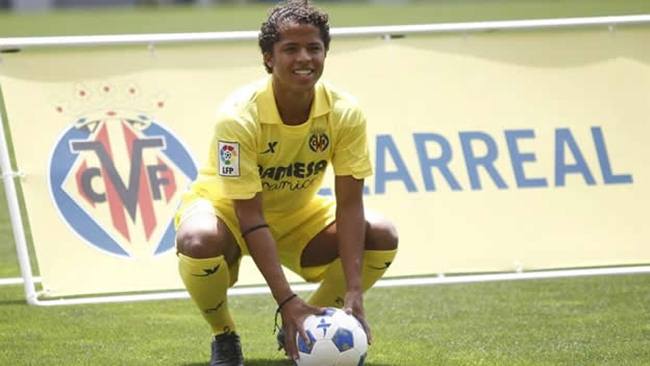 Giovani Dos Santos es presentado con el Villareal