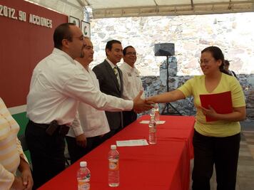 Obtienen certificados de viviendas familias de Corregidora