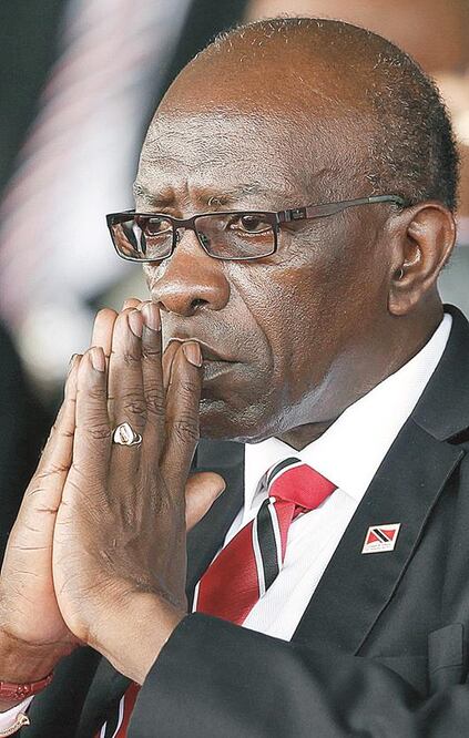 Cesan de por vida a Warner