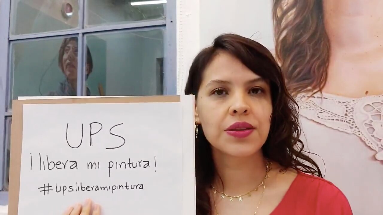 Video. Artista vive calvario para que su obra llegue a España; la envió por paquetería