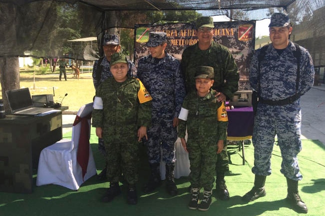 Sedena nombra Soldados de Honor