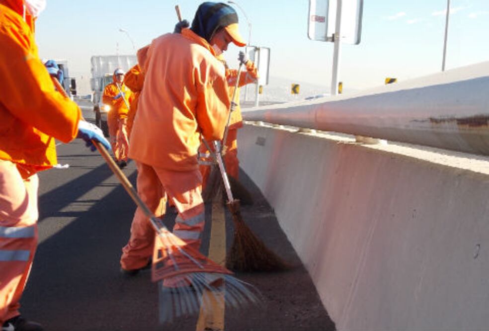 Realizan limpia en distribuidor 