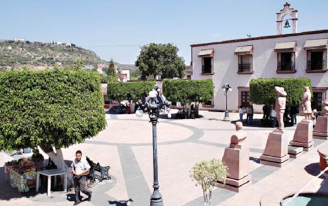 Inhabilitarán a cinco ex funcionarios