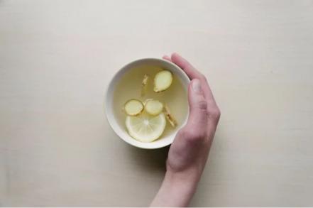 5 beneficios del té de jengibre en el desayuno