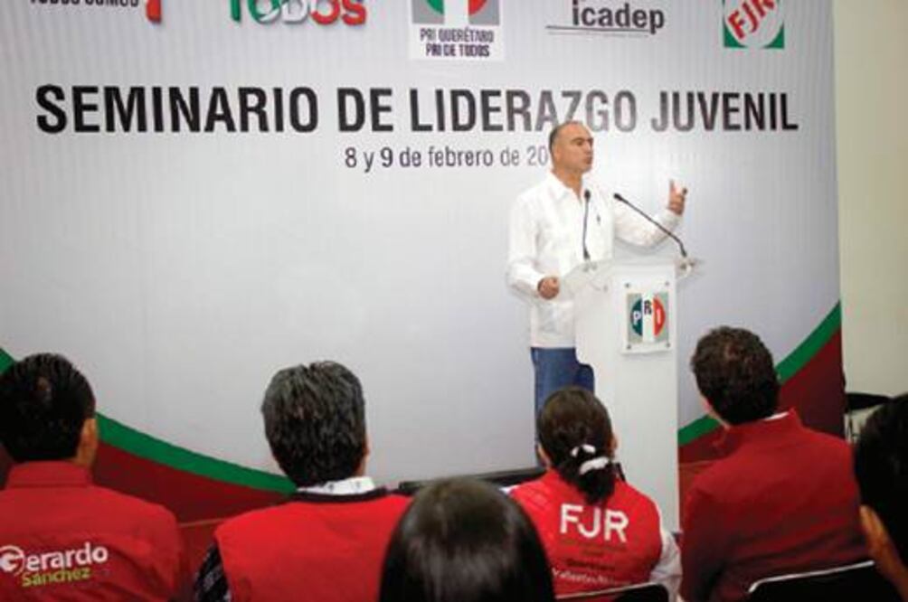 Calzada pide ser honestos a jóvenes