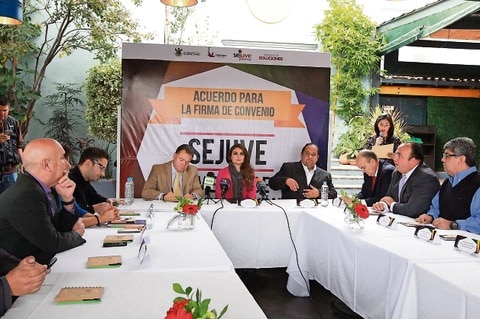 Firma Sejuve convenio con medios 