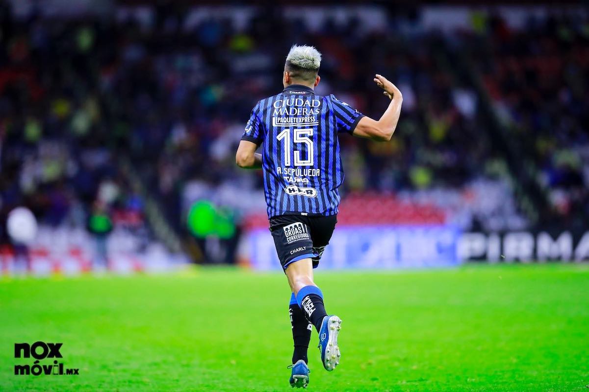 Hallan playeras robadas a Gallos Blancos, durante cateos realizados en Querétaro
