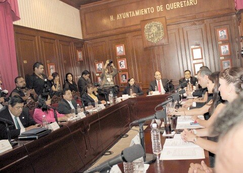 Designan en cabildo 14 comisiones