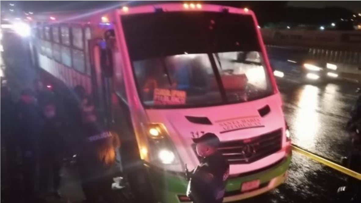 Mueren tres asaltantes y un policía en asalto a camión, en la autopista México-Puebla